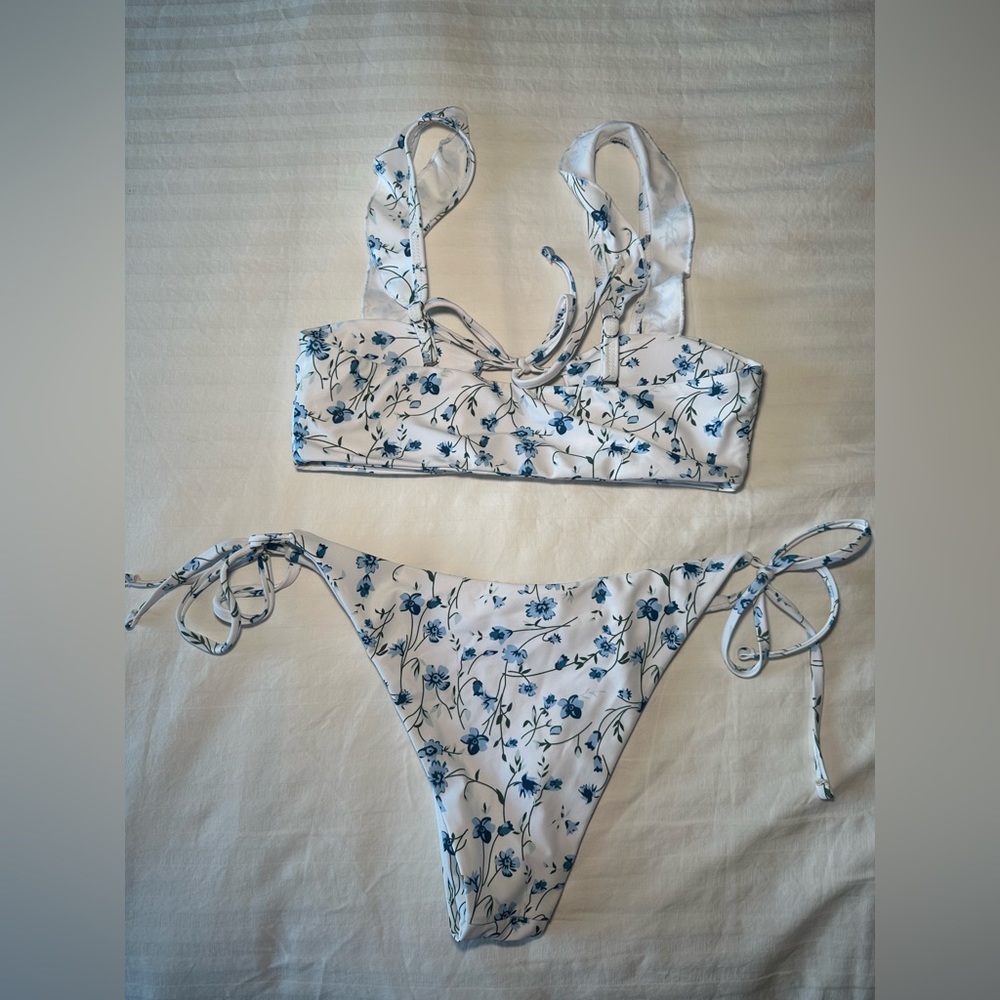 Floral Bikini - Picture 2 of 2